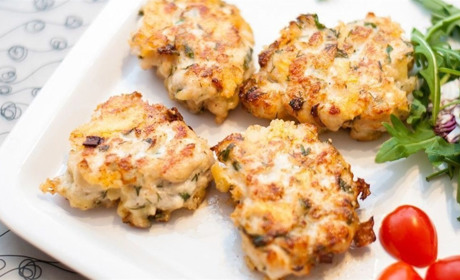 Рецепт дня: курячі котлети з грибами та сиром