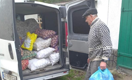Дві релігійні громади району з волонтерами допомогли реабілітаційному табору військових продуктами