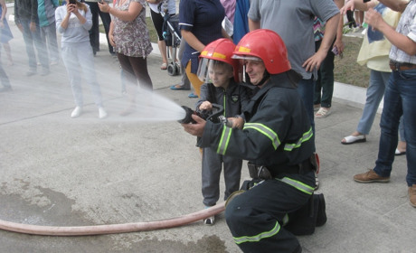 Рятувальники охорони «Рівненської АЕС» відвідали дітей в центрі реабілітації осіб з інвалідністю