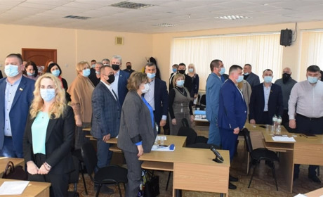 Депутати й депутатки у нашому місті, районі, області та в країні. Керівні посади знову в чоловіків?