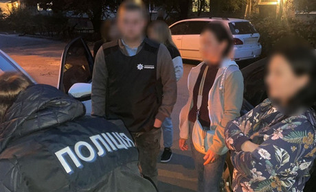 Обіцяли "відмазати" від армії: на Житомирщині поліція викрила шахраїв