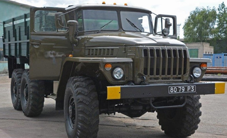 Волонтери Рівненської АЕС відремонтували автомобіль для українських військових