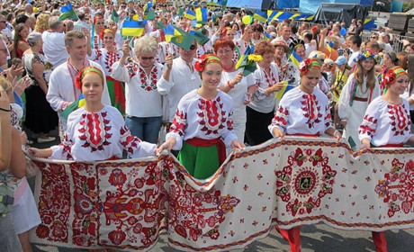 Фільми, розважальні заходи лише українською, іспит на знання мови: що зміниться в Україні з 16 липня
