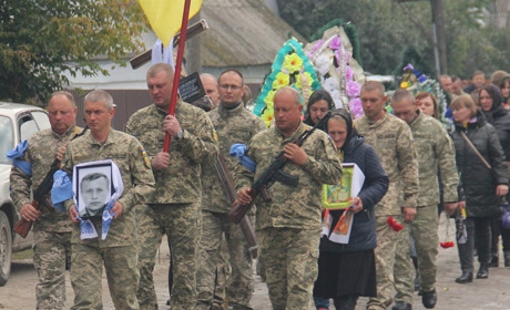 У Корделівці провели в останню путь загиблого воїна