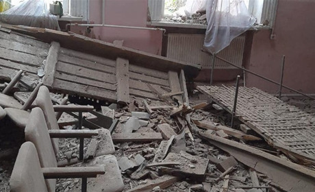 В той куток Павлівського Будинку культури, де п'ять хвилин тому ховались люди, прилетів снаряд