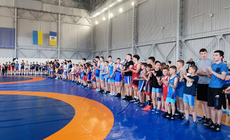 300 учасників: в Ізмаїлі стартував всеукраїнський турнір з вільної боротьби