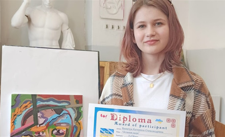 "Свою Україну любіть!": юні художниці зі Старокостянтинова перемогли у Всеукраїнському конкурсі