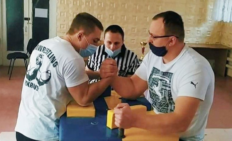 Покровчанин Вадим Никитенко став призером обласного чемпіонату з армспорту