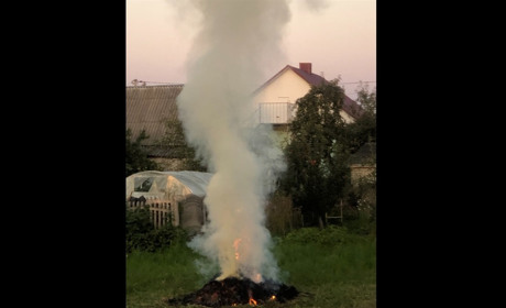 У міськраді нагадали, що спалювати листя та сміття на території Звягеля категорично забороняється