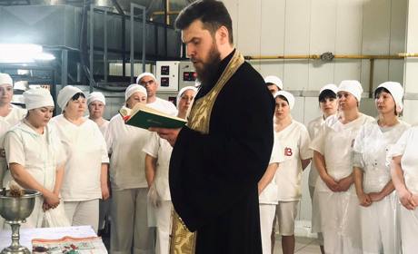 Волноваський хлібозавод на передодні Великодня освятив виробництво