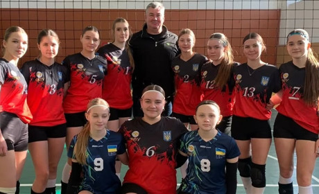 Волейболістки зі Старокостянтинова тріумфально стартували в чемпіонаті області