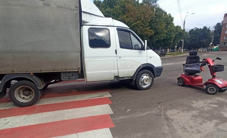 ДТП у Шостці. Постраждала жінка на інвалідному візку