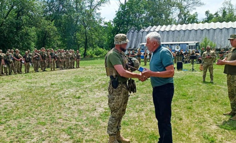 Подарунки і відзнаки воїнам-землякам від Обухівщини та Кагарличчини