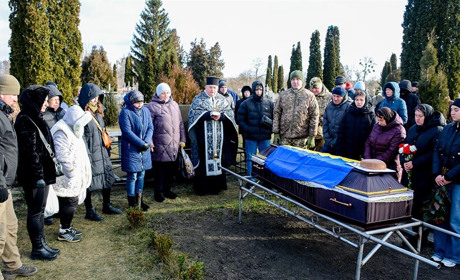 Віддав своє життя, щоб Україна вистояла - у Кагарлику попрощалися із воїном Юрієм Тригубом