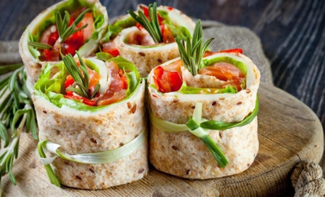 Смачні страви з лаваша: піца, пиріг, рулет та чіпси