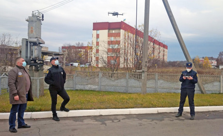 У Володимирці та Довговолі паліїв шукають за допомогою квадрокоптера