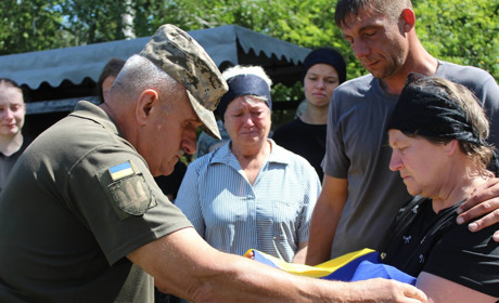 У Садовому попрощалися із Захисником Валерієм Машурою, який загинув під Краматорськом