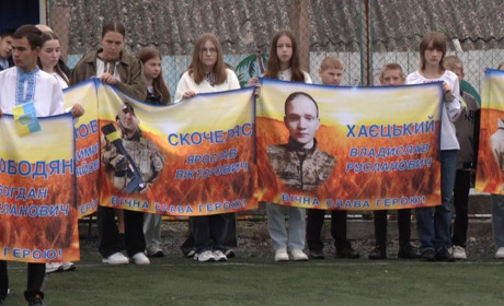 «Ми прагнемо миру!». Городоцькі ліцеїсти вшанували пам'ять Героїв і подякували за мир