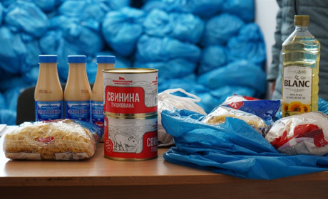 У Городок надійшло 990 продуктових наборів для ВПО. Хто саме і де їх зможе отримати?