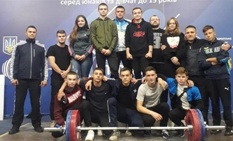 Здобувши медаль на чемпіонаті України важкоатлетка із Вараша потрапила до національної збірної