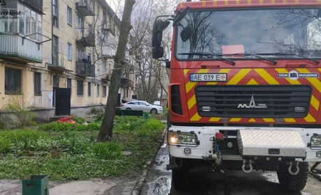 У Жовтих Водах вигоріла квартира на третьому поверсі. Фото