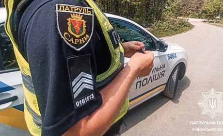У центрі Сарн спіймали п’яного скутериста без посвідчення