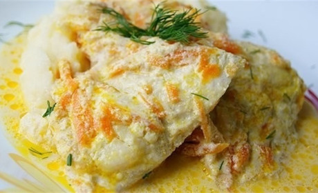 Рецепт дня: минтай у сметанному соусі