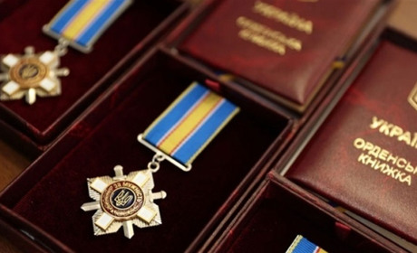 Трьох полеглих на війні Героїв з Нетішина посмертно відзначили високими державними нагородами
