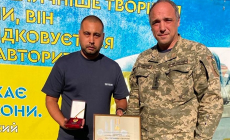 Волонтер зі Старокостянтинова отримав подяку від Міністерства оборони України