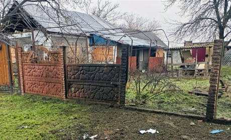 На Херсонщині окупанти атакували житлові будинки та соціальну інфраструктуру