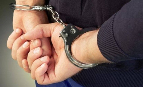 На Черкащині затримали двох правоохоорнців, які "вибивали" з чоловіка зізнання у лісі