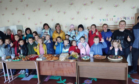 Учні Дубівської школи зібрали на підтримку Збройних Сил України 10 тисяч гривень