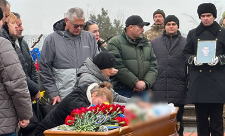 Південне провело в останню путь захисника України Дмитра Зоріна (ФОТО)