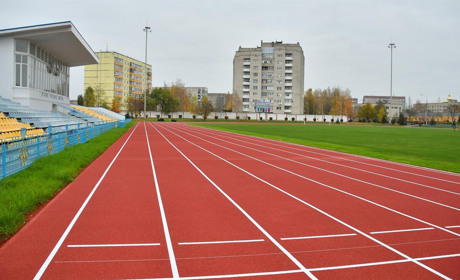 На стадіоні «Ізотоп» у Вараші облаштували бігові доріжки олімпійського зразка