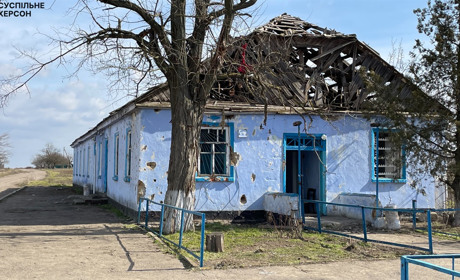 Ворог атакував Микільське на Херсонщині, жінка отримала поранення