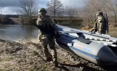 Під Херсоном ЗСУ знищують штурмові групи ворога та човни з десантом