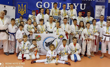 Каратисти Сватівської спортшколи привезли з чемпіонату України 65 медалей: подробиці