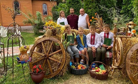 Біля Свято-Єфремівського храму в Переяславі створили фотозону і провели конкурс