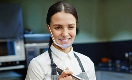 МОЗ: прозорі пластикові маски не є засобом індивідуального захисту