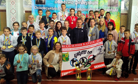 Сватівські каратисти привезли з відкритого Кубка Черкаської області 69 медалей