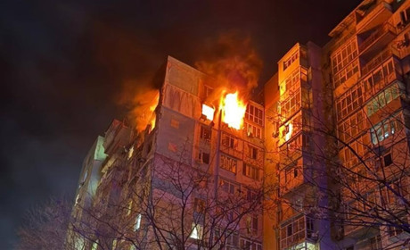 Ворог знову атакував Одесу: пожежі у багатоповерхівках, є постраждалі