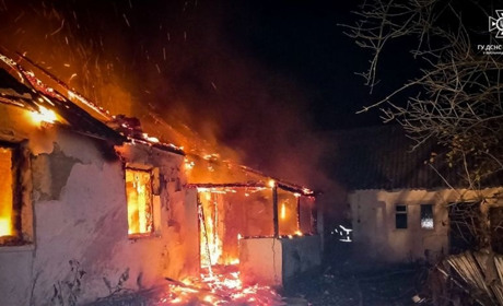 Через пізнє повідомлення на Шепетівщині вщент згорів будинок
