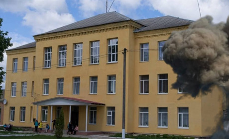 У Шалигиному горить школа, поранено двох людей, пошкоджено авто: яка ситуація