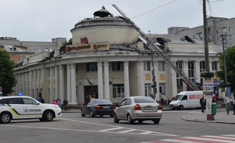 Молодіжний центр став яблуком розбрату: чому виникла суперечка між депутатом і громадою