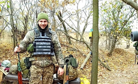 Водій санітар Євген Жилович із Захарівки мріє після Перемоги знову займатися бджільництвом