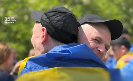 Кабмін розширив право на виплату 50 тис. грн для звільнених з полону захисників