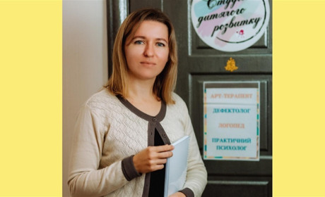 Як допомогти подолати паніку у дитини, коли немає світла: поради психологині Людмили Пуць