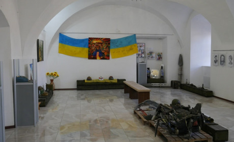 До річниці повномасштабної війни в ДІАЗ «Стара Умань» підготували ексклюзивну виставку