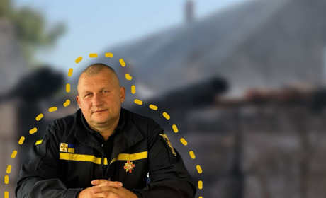 "Ми маємо бути завжди напоготові рятувати людей". Рятувальник зі Звягеля про роботу під час війни