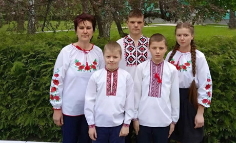 Два влучання в будинок і п'ятеро дітей: як живе родина Петрачуків із Глухова